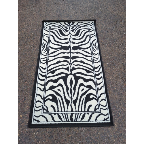 165 - Kukoon Zebra Pattern Rug