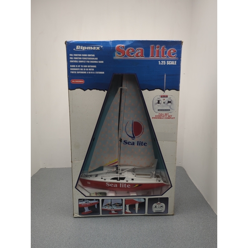 Ripmax Sea Lite 1:25 Scale Model Boat