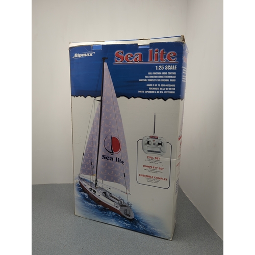 Ripmax Sea Lite 1:25 Scale Model Boat