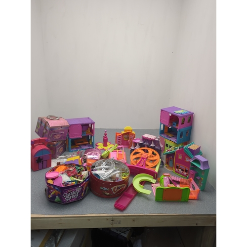 1866 - Lot of Toy Buildings and Accessories