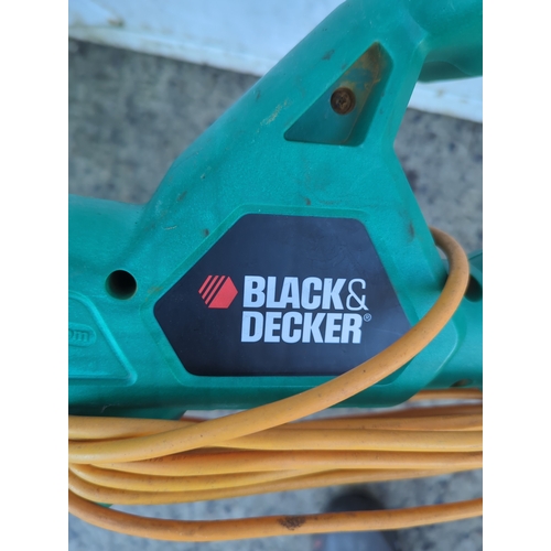 138 - Black & Decker Grass Trimmer
