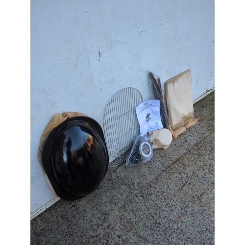 142 - Original BBQ Oval Kettle BBQ Model 393098