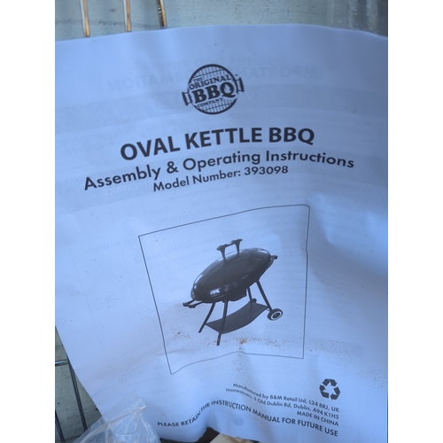 142 - Original BBQ Oval Kettle BBQ Model 393098