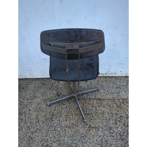 488 - Lionite Adjustable Stool