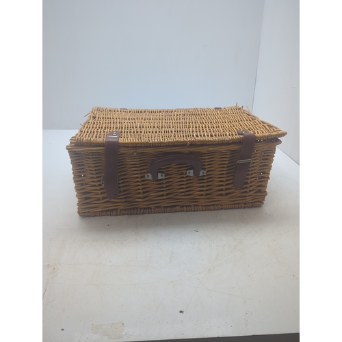 239 - Brookes Baskets Wicker Picnic Hamper