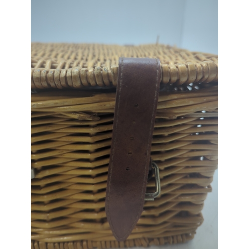 239 - Brookes Baskets Wicker Picnic Hamper