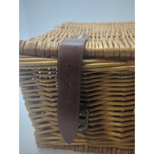 239 - Brookes Baskets Wicker Picnic Hamper