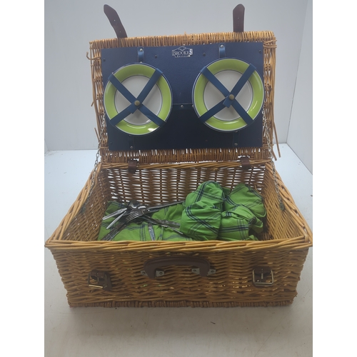 239 - Brookes Baskets Wicker Picnic Hamper