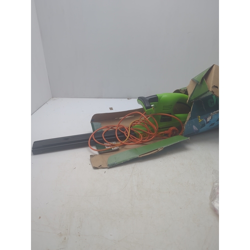 240 - Challenge PHT420 400W Hedge Trimmer