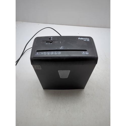 1440 - Fellowes M-3C Shredder
