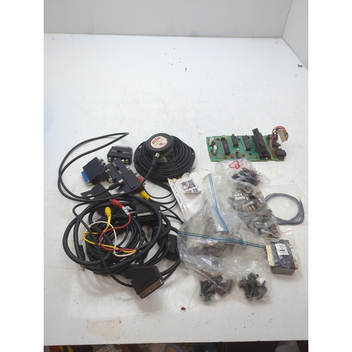 1346 - Selection of Atari 2600 Electronics Components and Cables