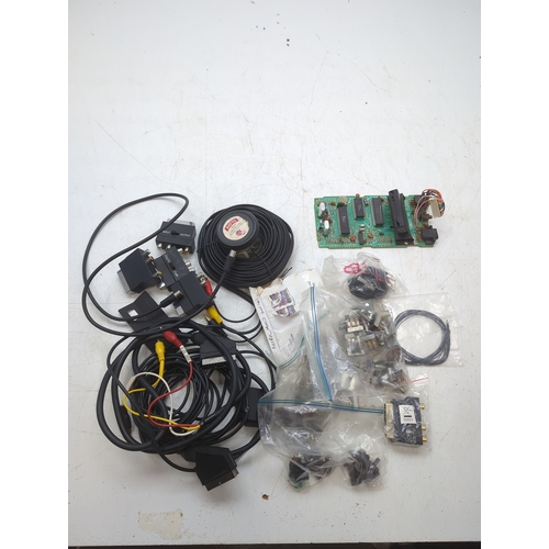 1346 - Selection of Atari 2600 Electronics Components and Cables