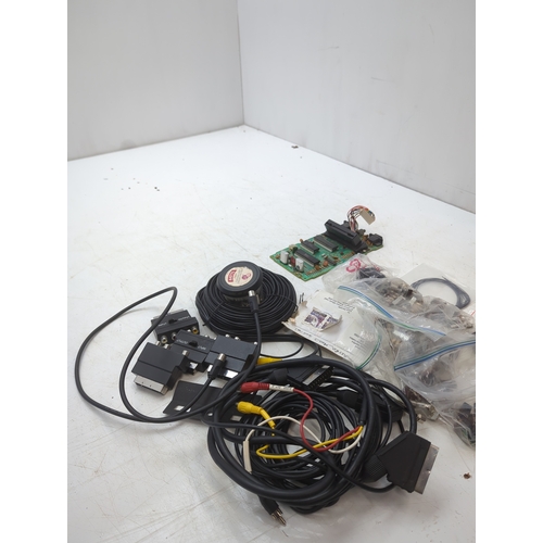 1346 - Selection of Atari 2600 Electronics Components and Cables