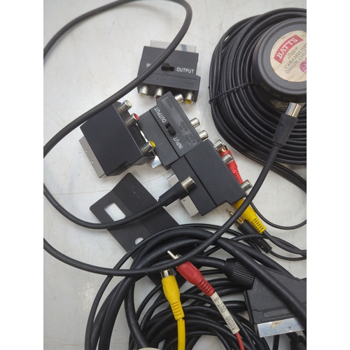 1346 - Selection of Atari 2600 Electronics Components and Cables