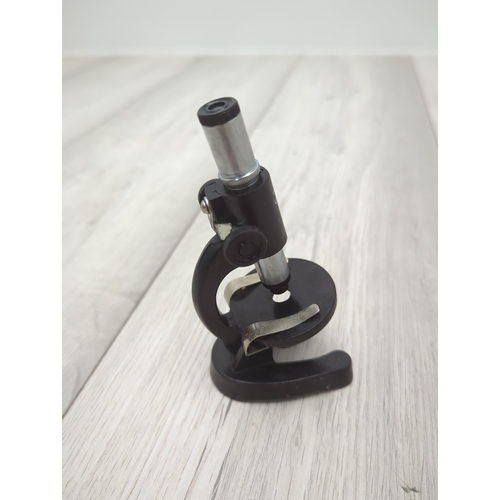 Merit 150X Microscope Set