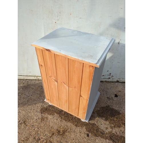 453 - Pine Chest of Drawers