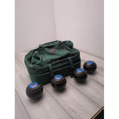 200 - Henselite Classic II Bowls Set with Carry Bag