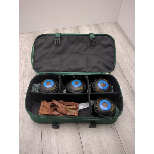 200 - Henselite Classic II Bowls Set with Carry Bag