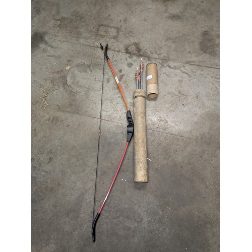199 - Frank Kobayashi Tubular Arrows with Case and Geologic Discovery 100 Bow