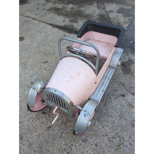 66 - Retro Syot Pedal Car