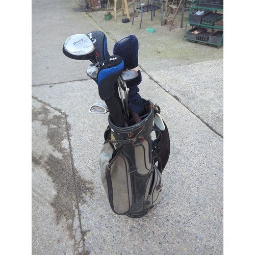 86 - Bundle of Golf Clubs including Dunlop 65X