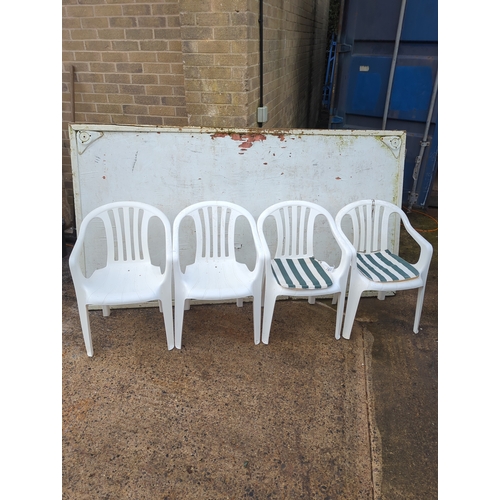 118 - Lot of 4 White Plastic Garden Chairs