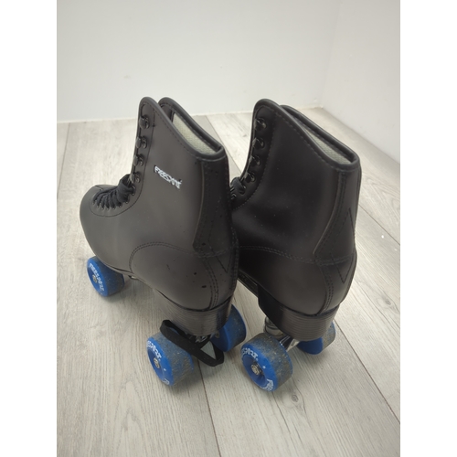 16 - FRESPOZ Roller Skates
