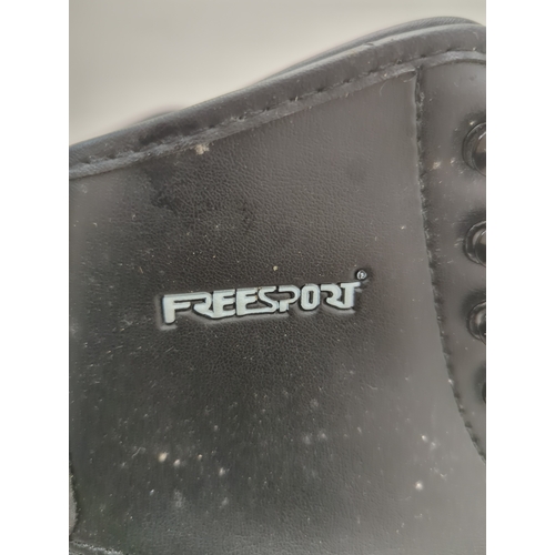 16 - FRESPOZ Roller Skates