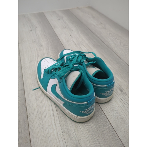 1881 - Nike Air Jordan 1 Emerald