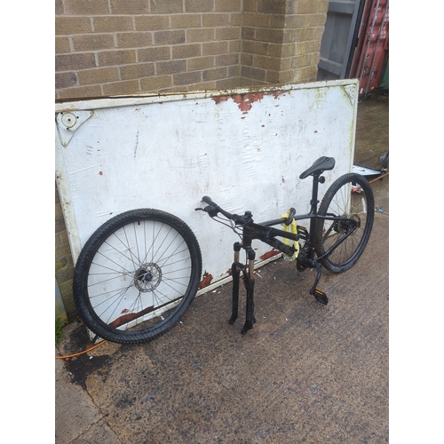 21 - Trek Marlin Mountain Bike