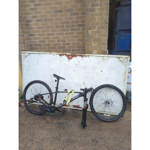 21 - Trek Marlin Mountain Bike