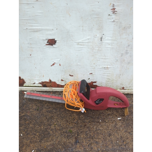 24 - B&Q TRY400HTA Hedge Trimmer