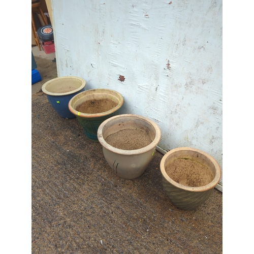 29 - Lot of 4 Ceramic Plant Pots