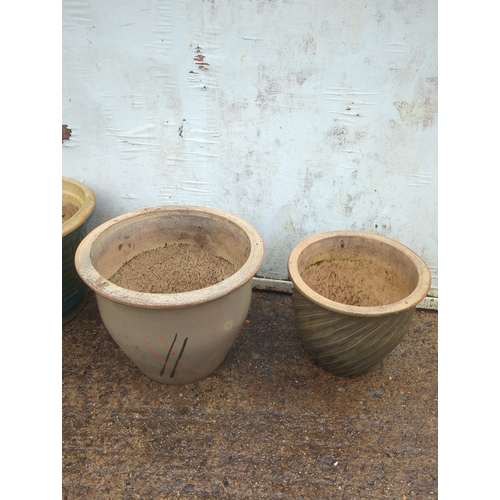 29 - Lot of 4 Ceramic Plant Pots
