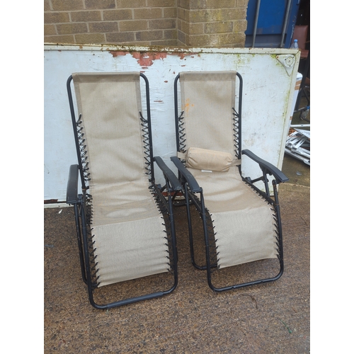 47 - Lot of 2 Folding Sun Loungers