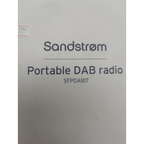 1211 - Sandstrom SFPDAB17 Portable DAB Radio