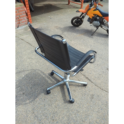 410 - Black Office Chair with Chrome Base
