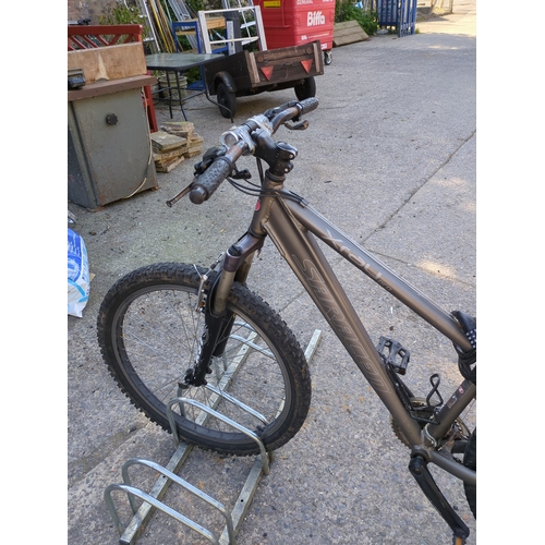 206 - Saracen X-ray Pro Mountain Bike