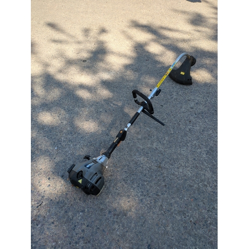 217 - Titan grass trimmer