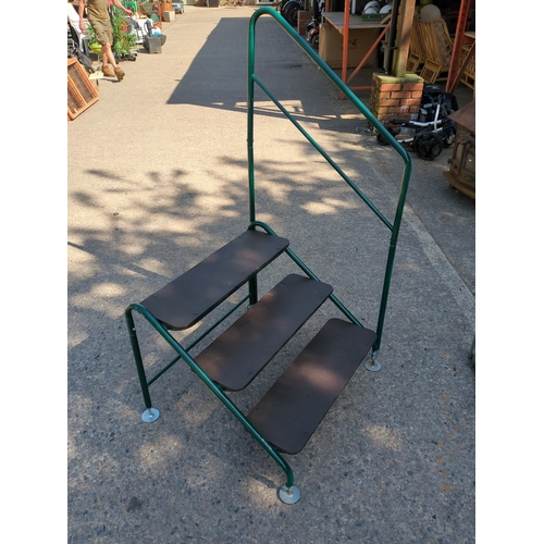 219 - Green Metal Framed Portable Three step platform