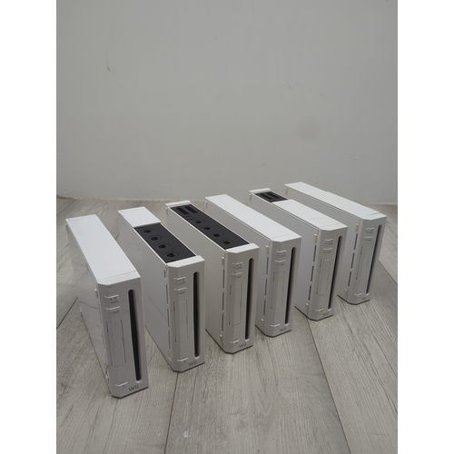 Lot of 6 Nintendo Wii Consoles with Accessories