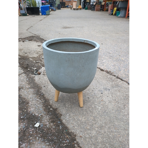 Lot 253       