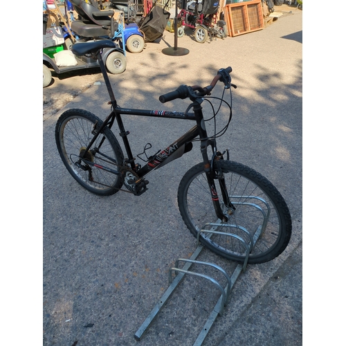 195 - Giant Apollo mountain bike