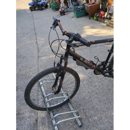 195 - Giant Apollo mountain bike