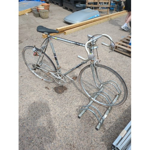 Lot 32        