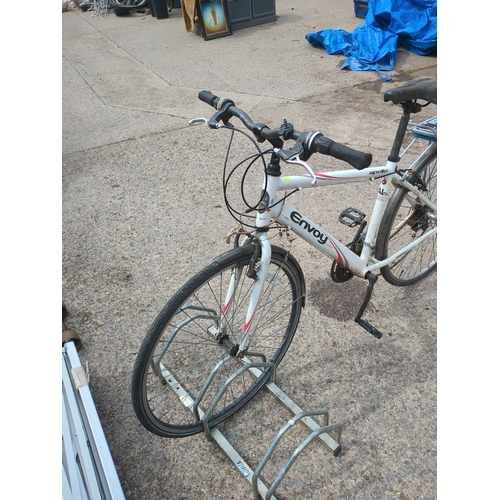 33 - Apollo Envoy Bicycle