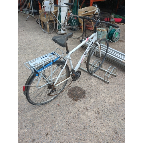 33 - Apollo Envoy Bicycle