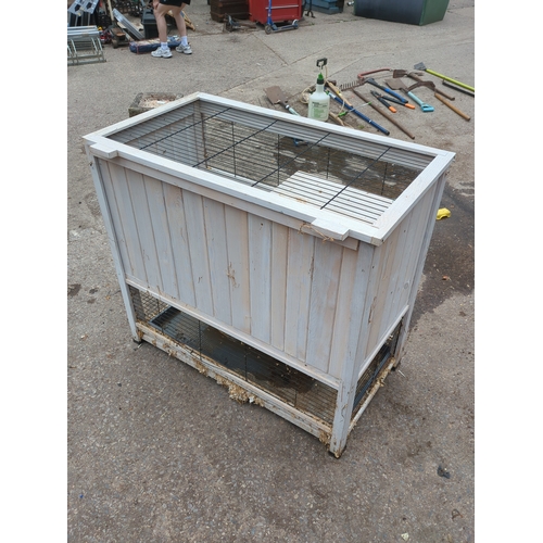 36 - Large Outdoor Animal Hutch