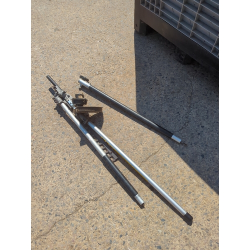 29 - Selection of Garden Tool Parts