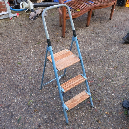 Folding Step Ladder with Wooden Steps